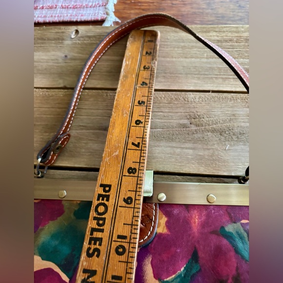 Patricia Nash Ferrara Floral Leather Shoulder Bag with metal clasp - Picture 14 of 16